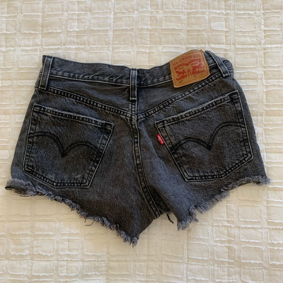 LEVIS 501 Shorts - Picture 3 of 4